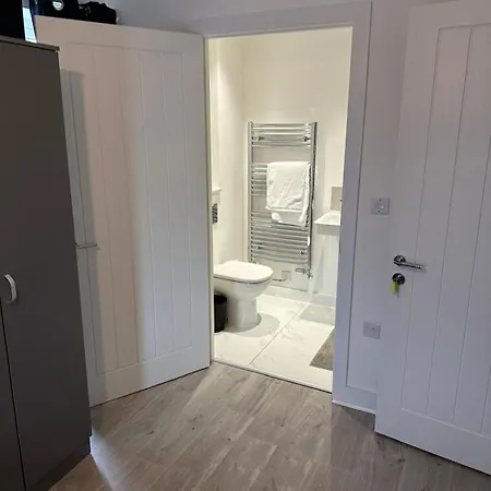 Lush King Ensuite In A Shared Home Manchester Exterior photo