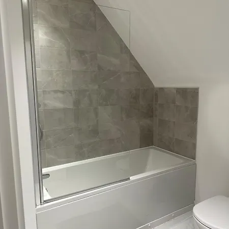 Lush King Ensuite In A Shared Home Manchester Exterior photo