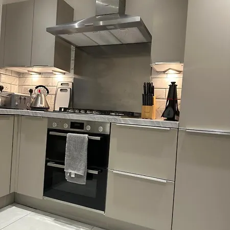 Lush King Ensuite In A Shared Home Manchester Exterior photo