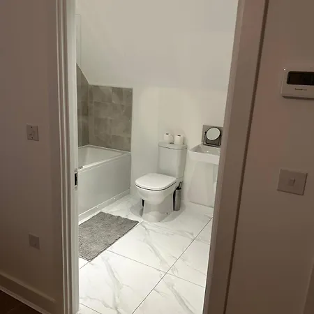 Lush King Ensuite In A Shared Home Manchester Exterior photo